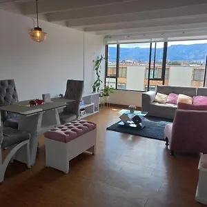 https://habitacin-con-bao-privado-alejada-del-ruido-iluminada.hotels-bogota.net